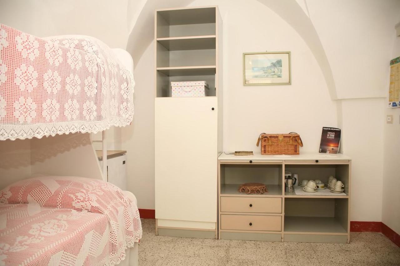 La Torre Antica Dimora Apartment Giuggianello Bagian luar foto