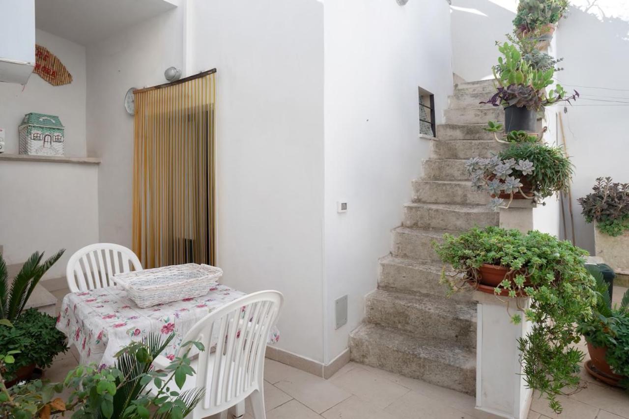 La Torre Antica Dimora Apartment Giuggianello Bagian luar foto