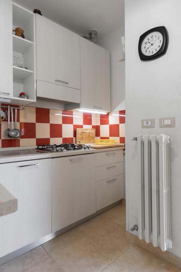 La Torre Antica Dimora Apartment Giuggianello Bagian luar foto