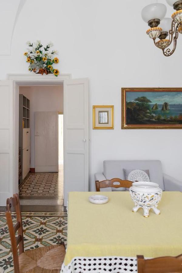 La Torre Antica Dimora Apartment Giuggianello Bagian luar foto